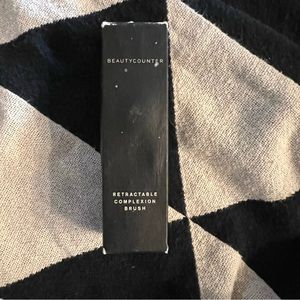 NIB Beautycounter Retractable Complexion Brush